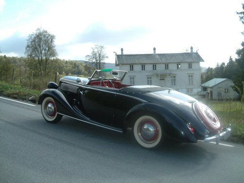 Sissel Margrethe Romslo sin Opel Super Six 1937